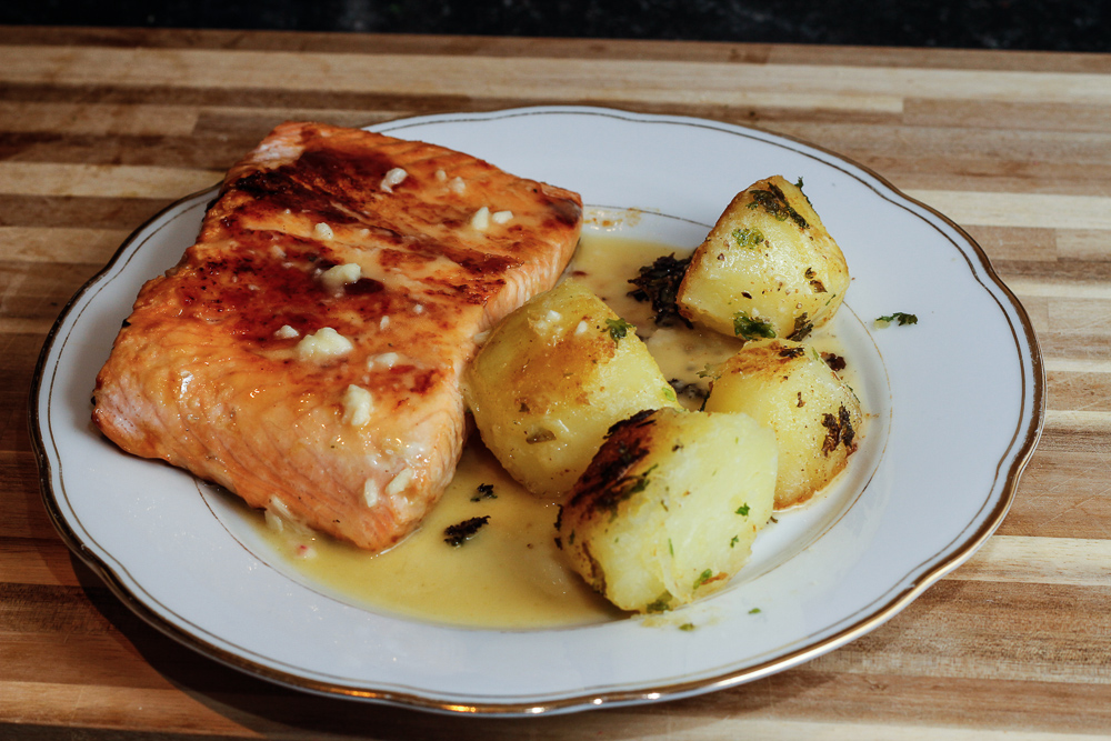 Glasierter Lachs mit Zitronen-Butterschaum - Christines Homepage